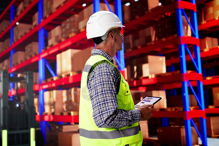 数字化浪潮中的基石 计算机系统服务如何驱动现代服务系统变革